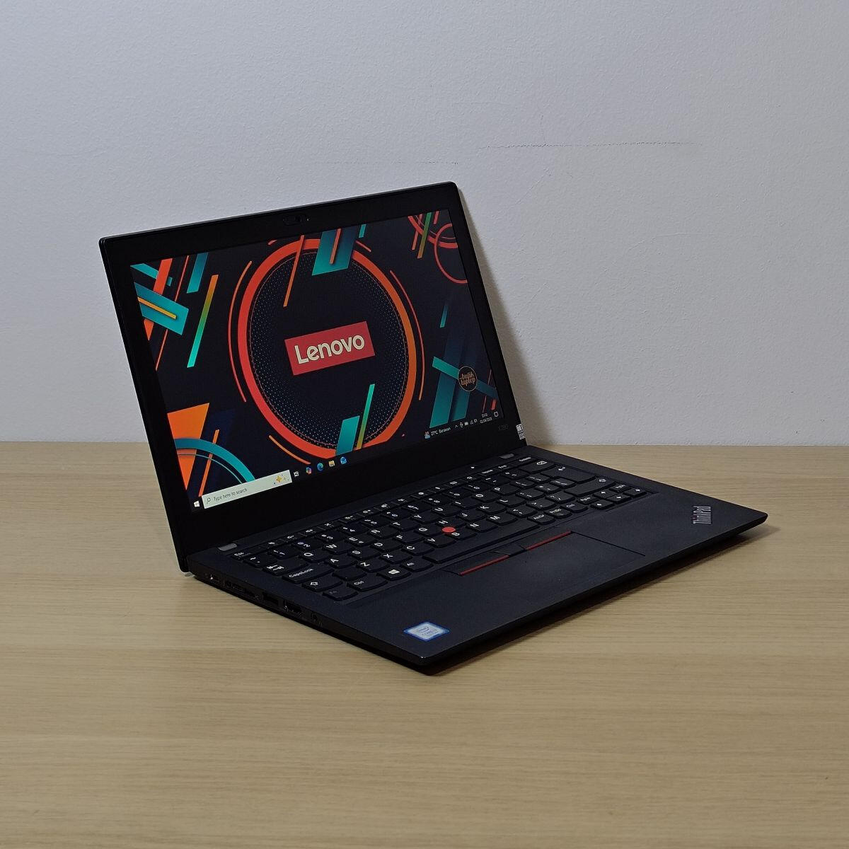 Lenovo Thinkpad X280 Depan Kiri Lenovo Thinkpad X280 Depan Kiri Butik Laptop